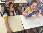 Aula de Tecno Move na sala da Tia Livinha.